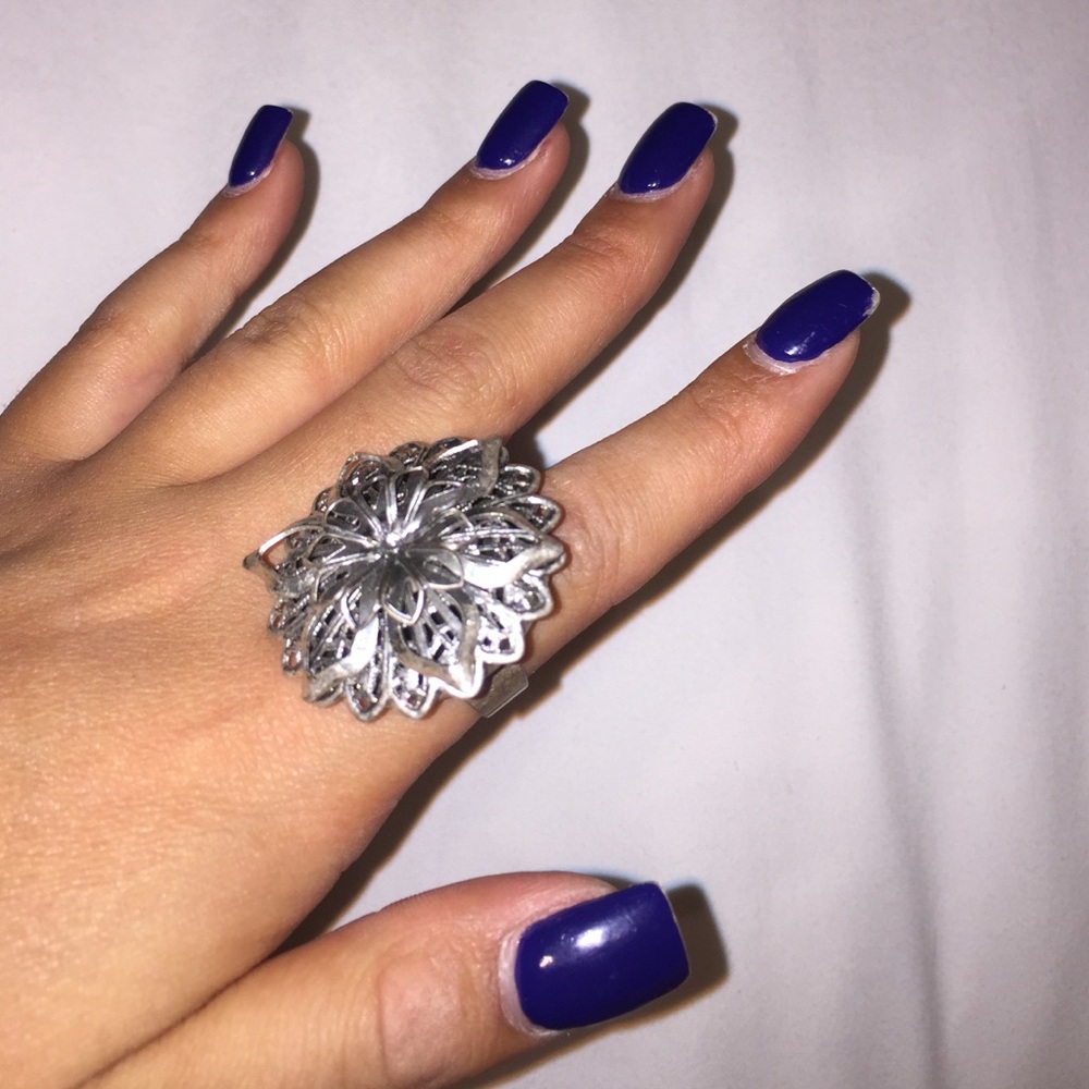 Silver Flower Metal Ring - Picture 3 of 6